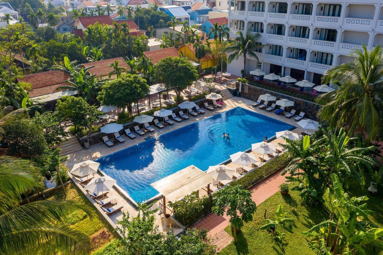 ฮอย อัน ริเวอร์ ทาวน์ โฮเต็ล Hotel ฮอยอัน ภายนอก รูปภาพ The hotel's swimming pool